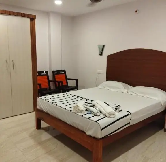 اتاق لوکس, Aashrey Bed And Breakfast