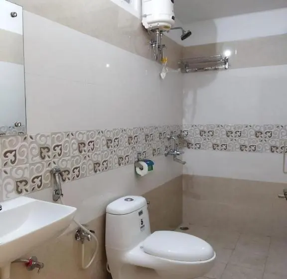 اتاق لوکس, Aashrey Bed And Breakfast