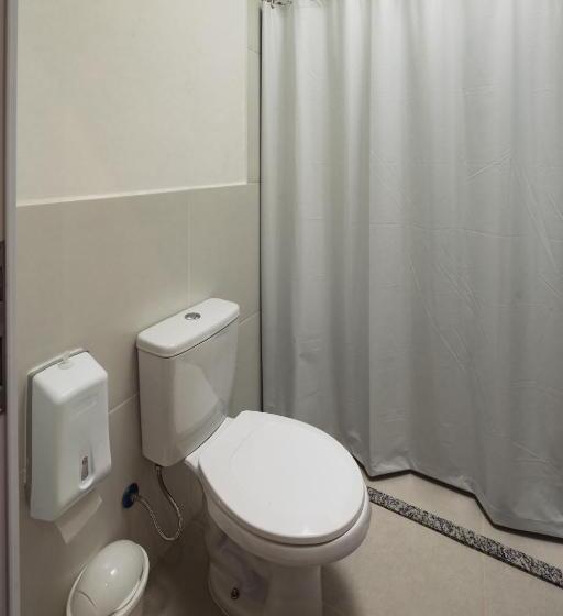 חדר סטנדרט מותאם לאדם עם מוגבלויות, K2 Residence