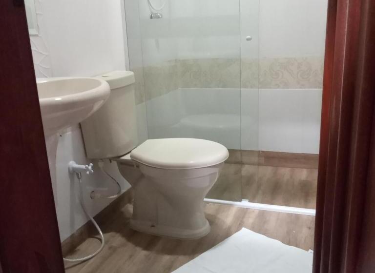 四人标准间, Studio Bangalô Belém Hospedagem