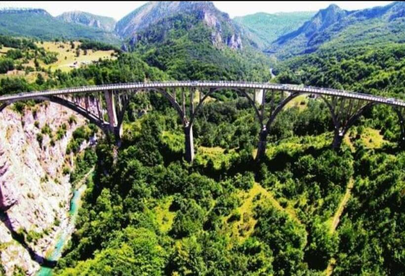 带景观的三人标准房间, Log Cabin 1 Merdovic