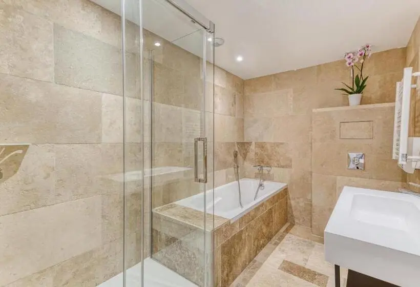 デラックスファミリールーム, Domaine De La Nerthe  Hotel Provence Mediterranee