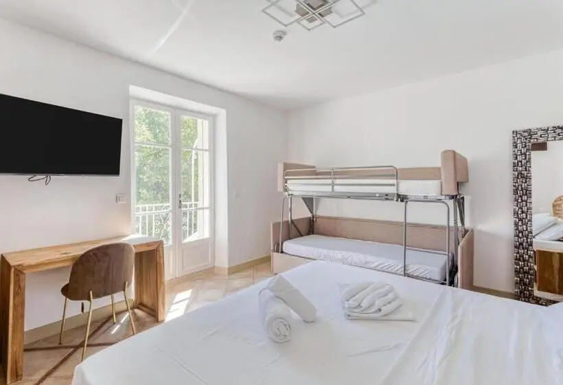 デラックスファミリールーム, Domaine De La Nerthe  Hotel Provence Mediterranee