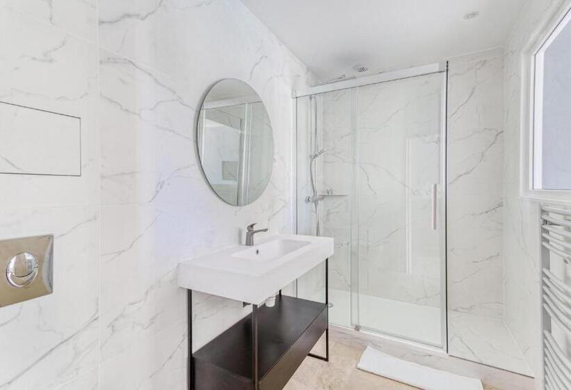 Номер Deluxe с Балконом, Domaine De La Nerthe Hotel Provence Mediterranee