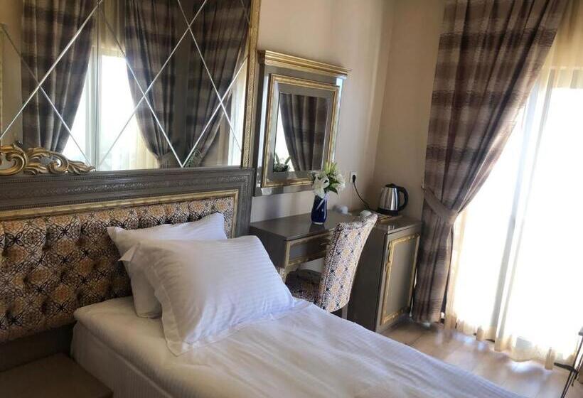 スタンダードルーム, Golden Hi̇ll Hotel Downtown