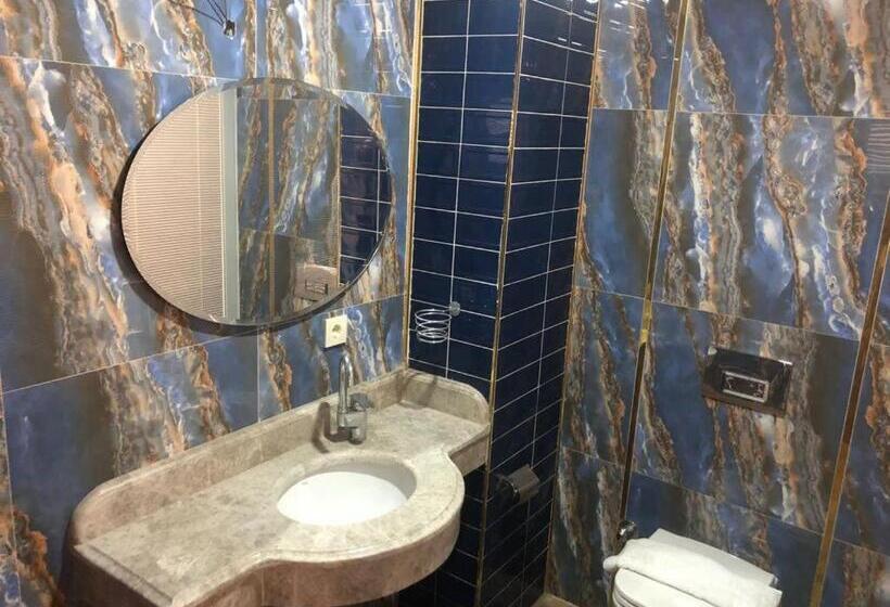 トリプルクラシックルーム, Golden Hi̇ll Hotel Downtown