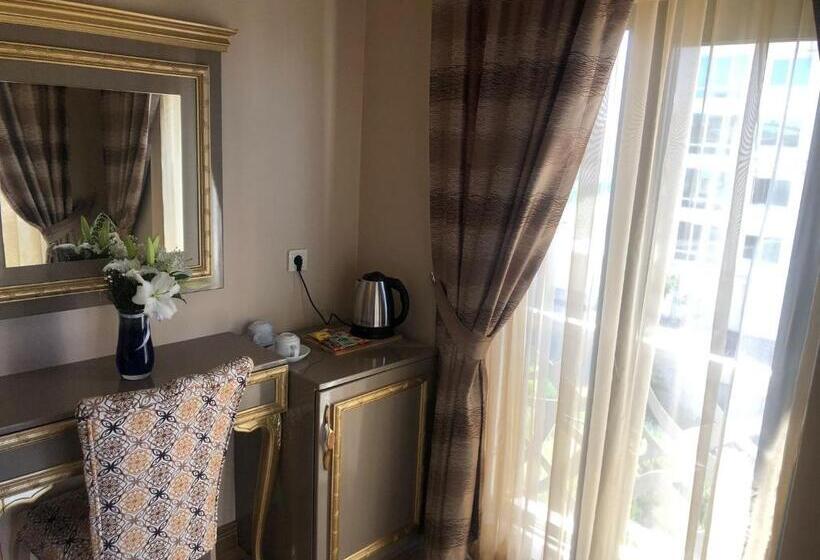 トリプルクラシックルーム, Golden Hi̇ll Hotel Downtown