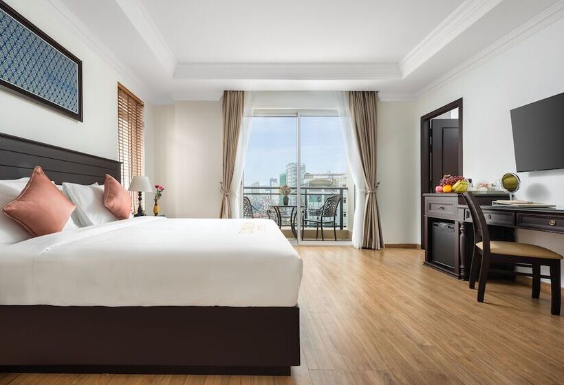 اتاق لوکس, Duong Chan