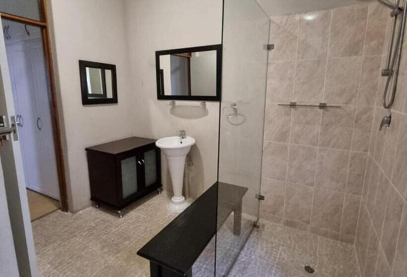 اتاق استاندارد, Avonlea Guesthouse
