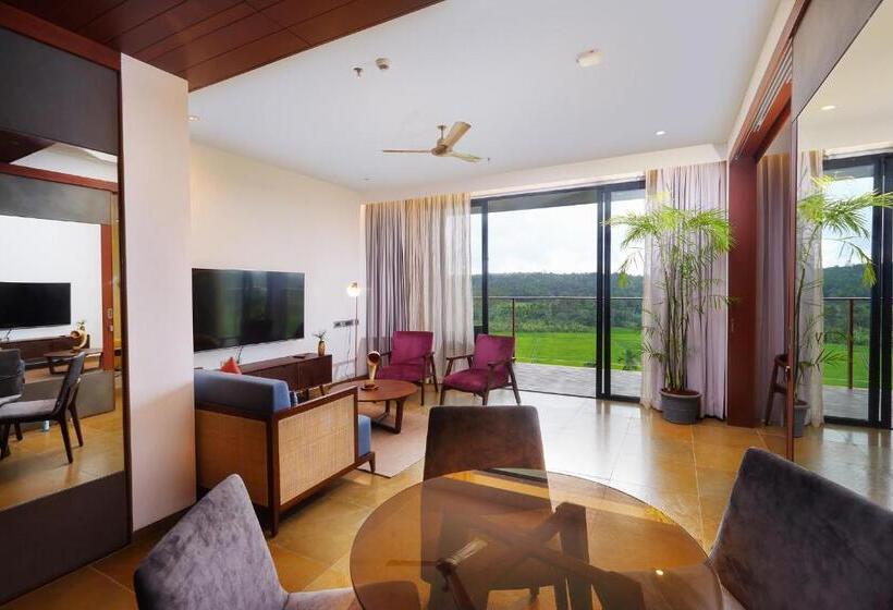 סוויטה עם ג'קוזי, Saptha Resort And Spa