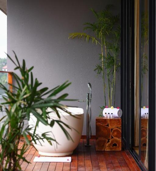 סוויטה עם ג'קוזי, Saptha Resort And Spa