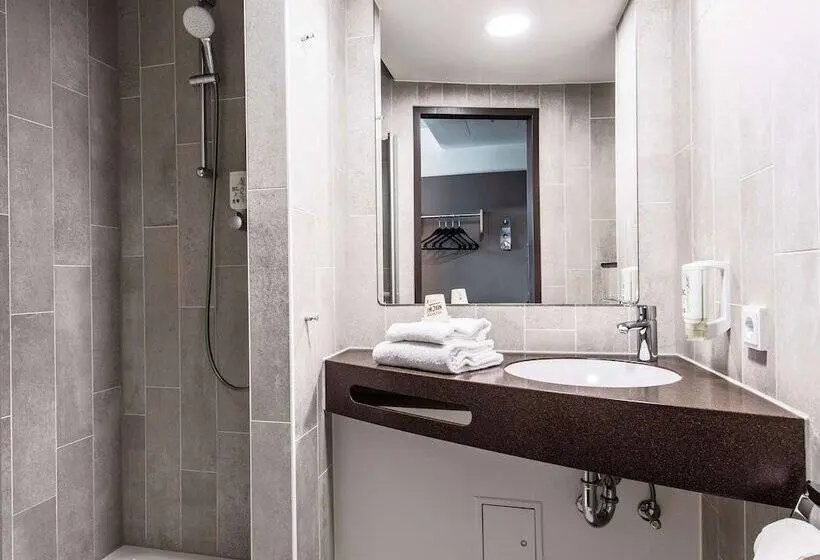 اتاق استاندارد سه نفره, B&b Hotel Augsburg Nord
