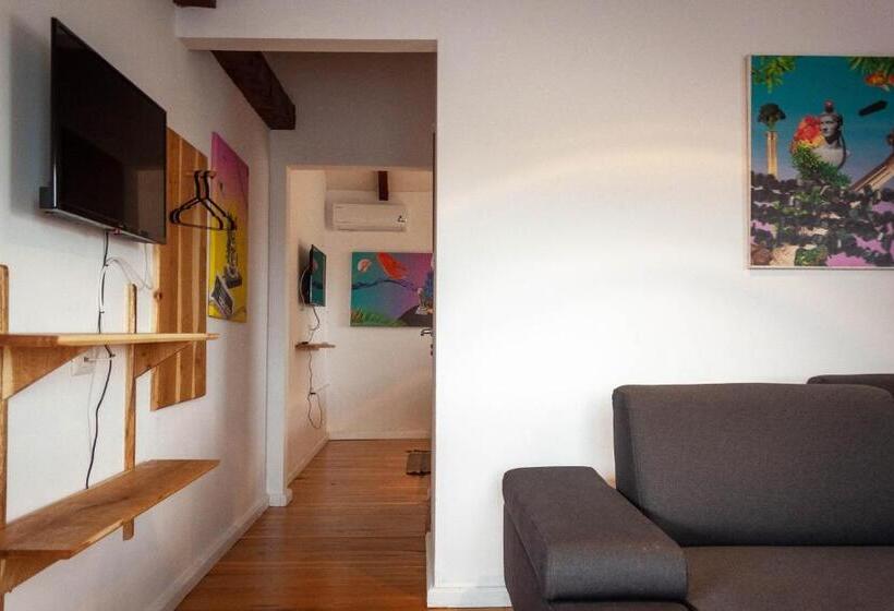 سوییت با چشمانداز باغ, Elma Guesthouse