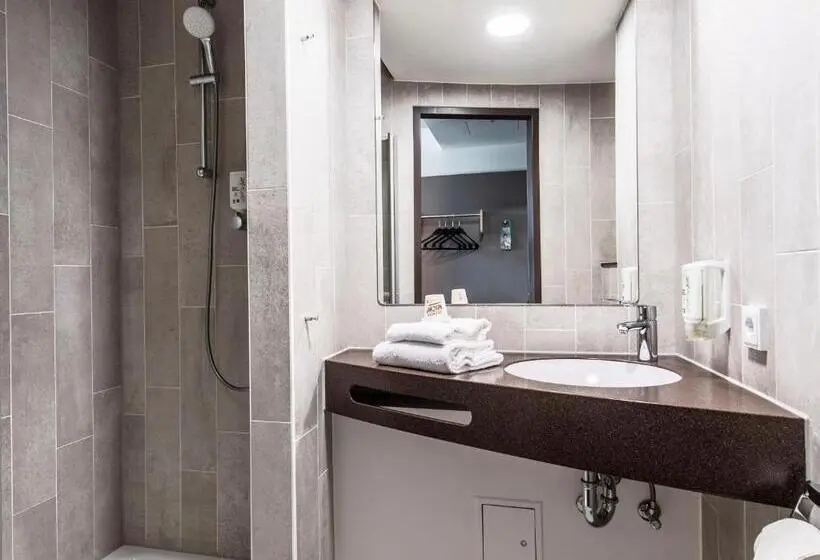 اتاق خانوادگی, B&b Hotel Augsburg Nord