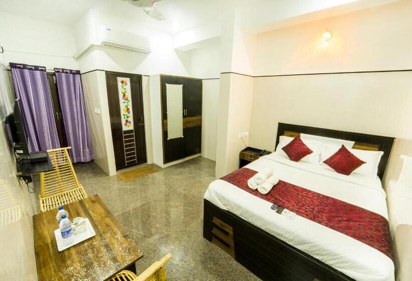 חדר סופריור, Jeyam Residency