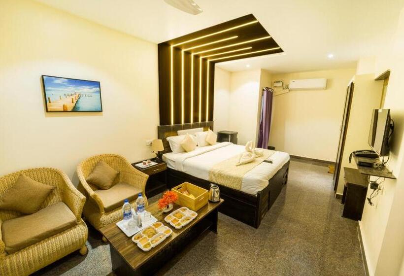 Люкс с Балконом, Jeyam Residency