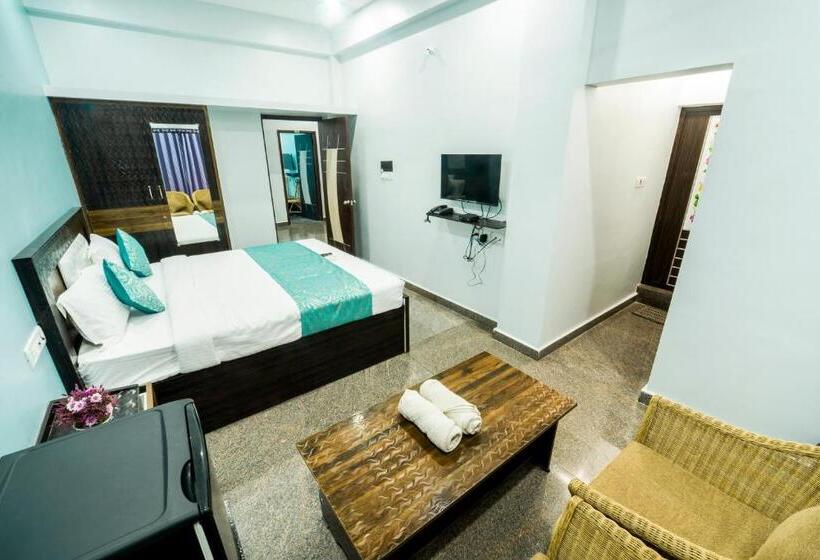 חדר משפחתי, Jeyam Residency