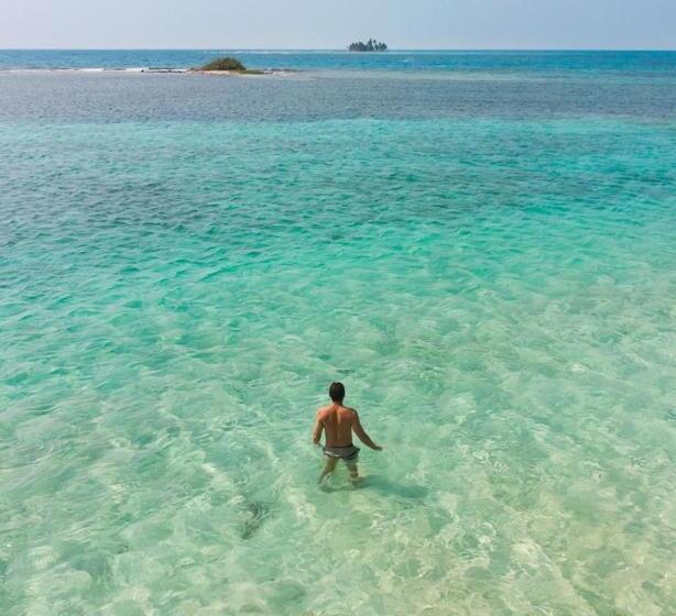 Дом 1 Спальня, Pelican Beach Resort South Water Caye