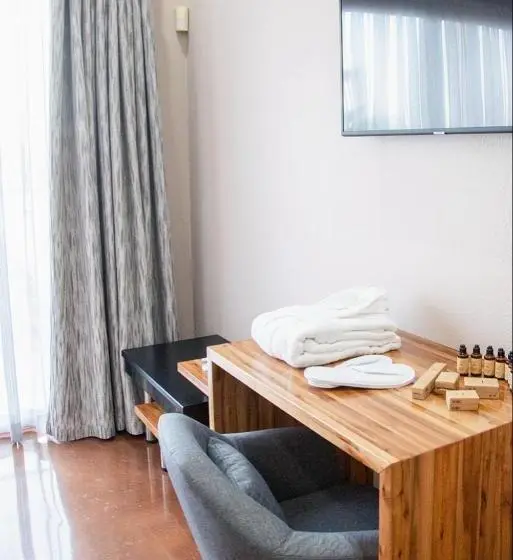 اتاق اجرایی با تخت بزرگ, Schimper View Boutique Guest House