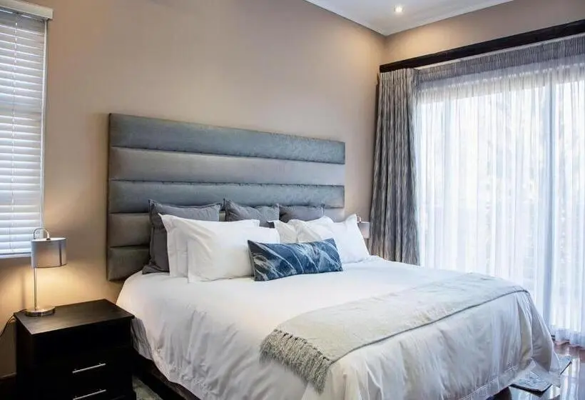 اتاق اجرایی با تخت بزرگ, Schimper View Boutique Guest House