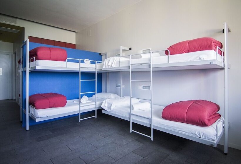 家庭间, Centre Esplai Albergue