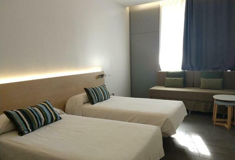 Chambre Triple Confort, Centre Esplai Albergue