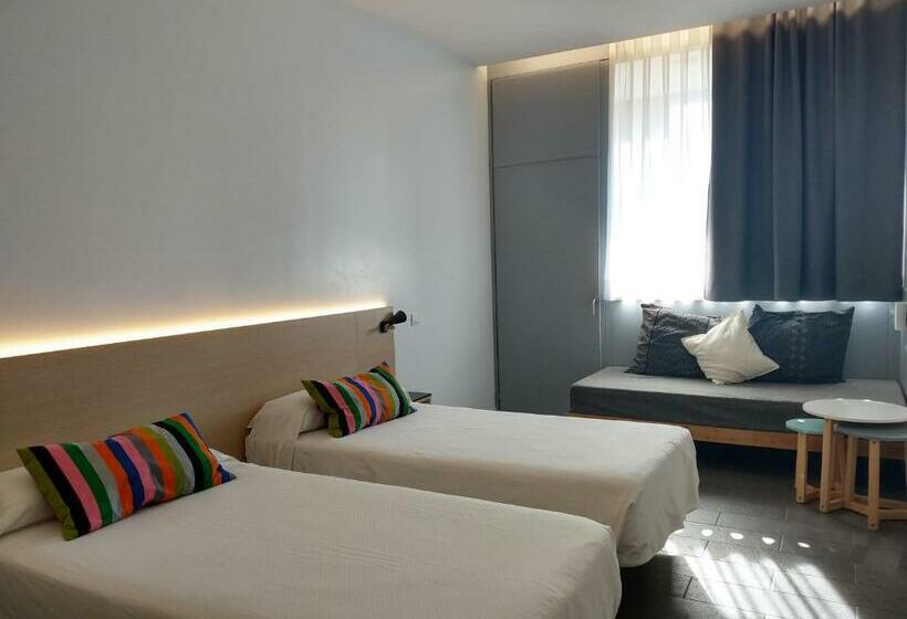 舒适三人间, Centre Esplai Albergue