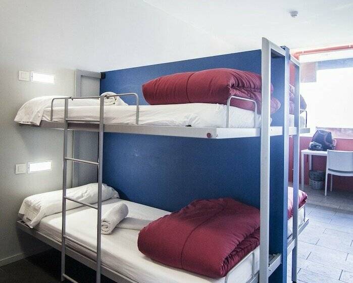 基本三人间, Centre Esplai Albergue