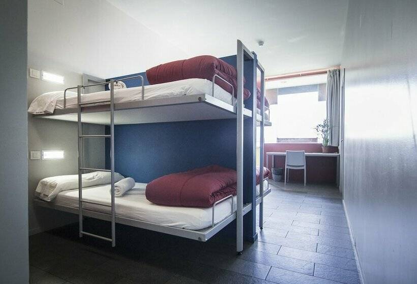 基本三人间, Centre Esplai Albergue