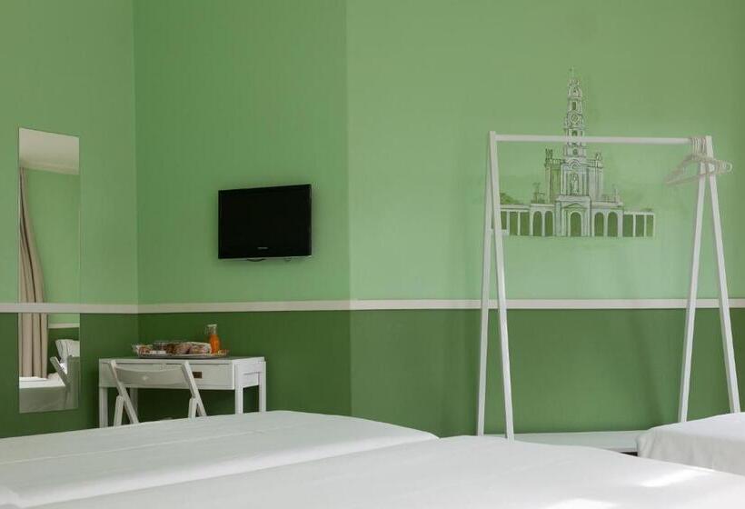 غرفة قياسية ثلاثية, Leiria Classic