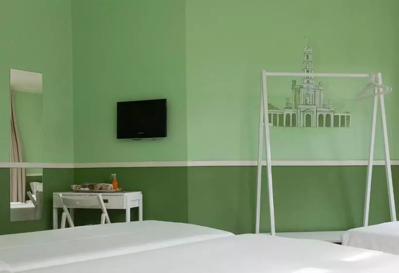 اتاق استاندارد سه نفره, Leiria Classic