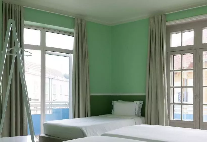 اتاق استاندارد سه نفره, Leiria Classic