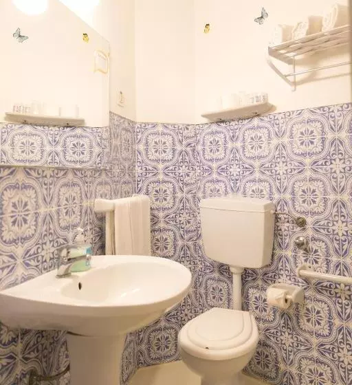 اتاق کلاسیک سه تخته, Leiria Classic