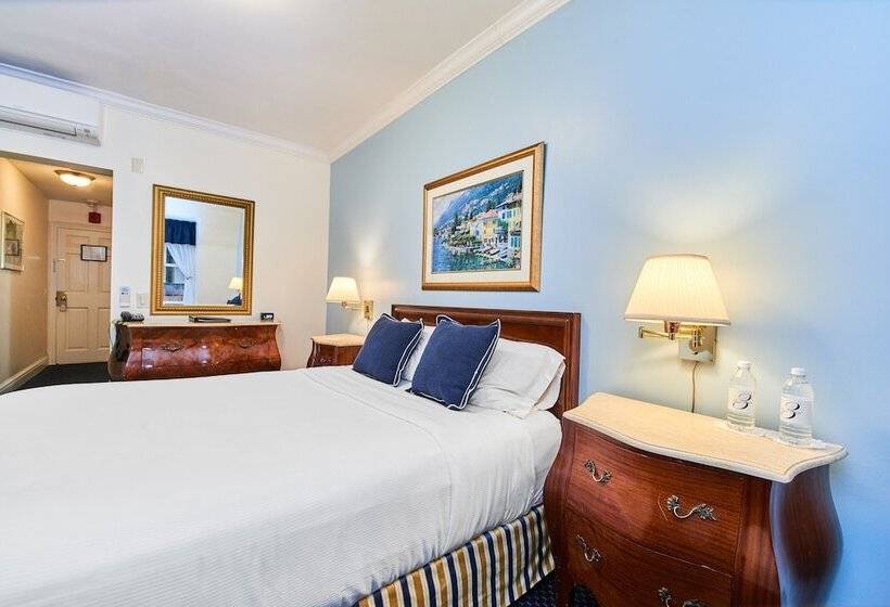 高级大房间, 3 West Club