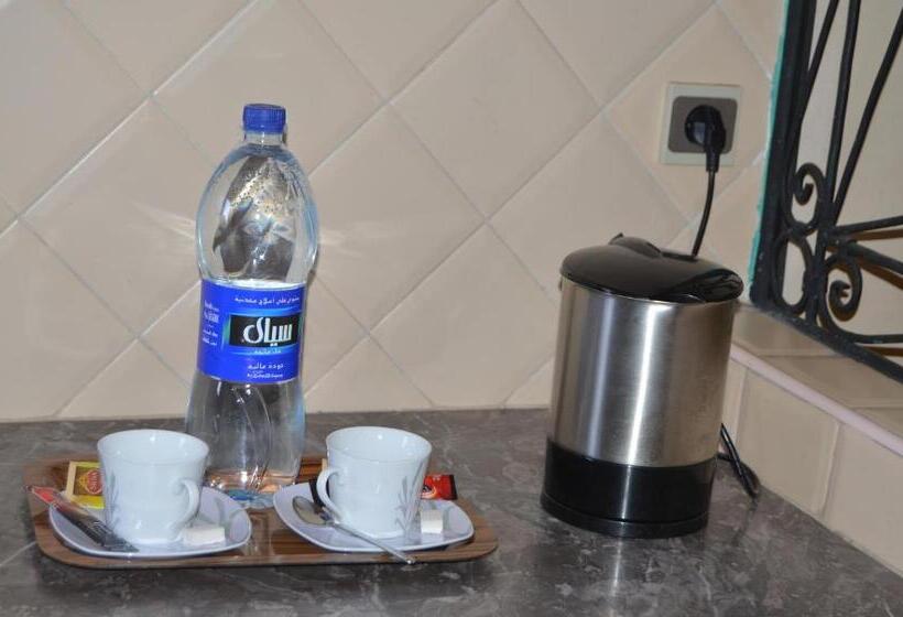 اتاق استاندارد, Azoul