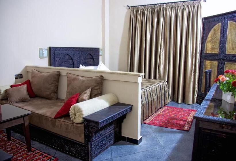 اتاق استاندارد چهار تخته, Azoul