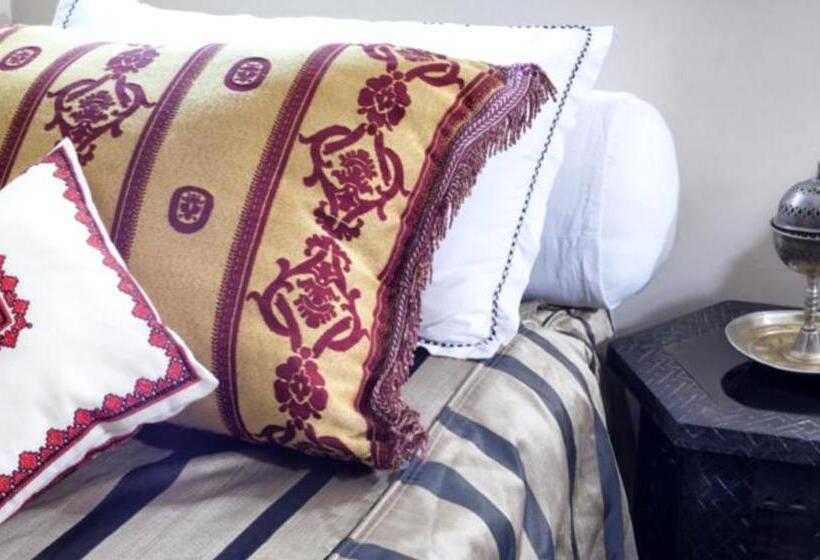 اتاق استاندارد یک نفره, Azoul