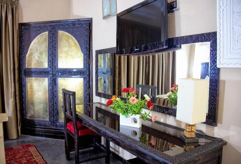 اتاق استاندارد چهار تخته, Azoul