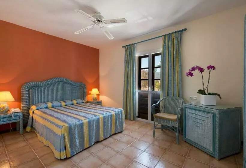 اتاق عادی, Bluebay Banus