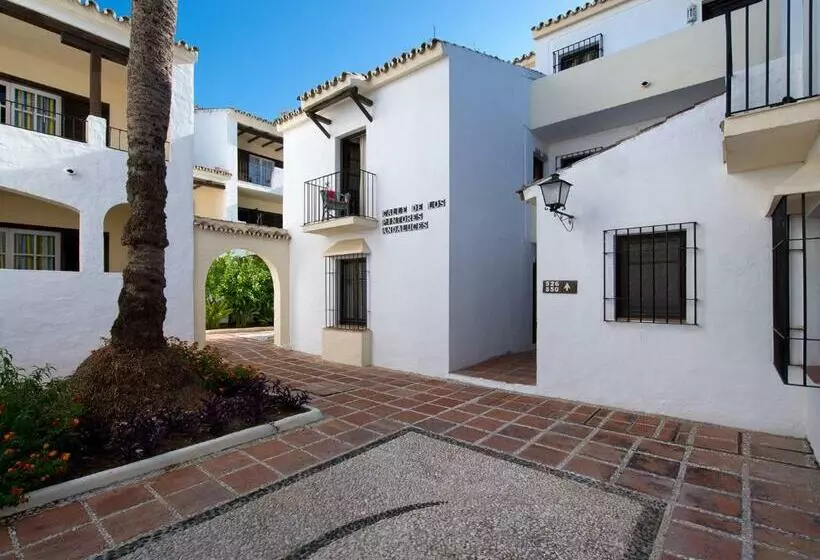 اتاق عادی, Bluebay Banus