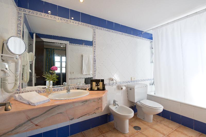 バルコニー付きスタンダードルーム, Bluebay Banus