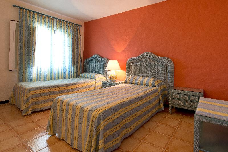 ファミリールーム, Bluebay Banus