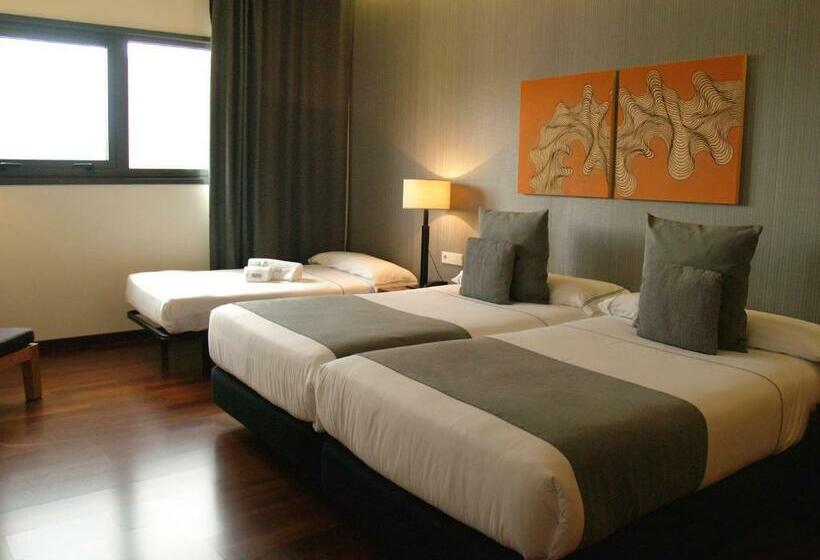 اتاق استاندارد سه نفره, Carris Marineda