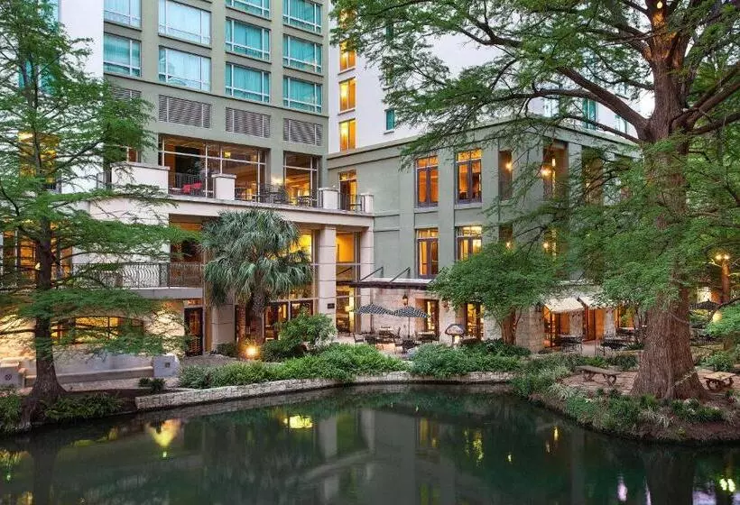 キングサイズベッドのデラックススイート, Contessa Suites On The Riverwalk