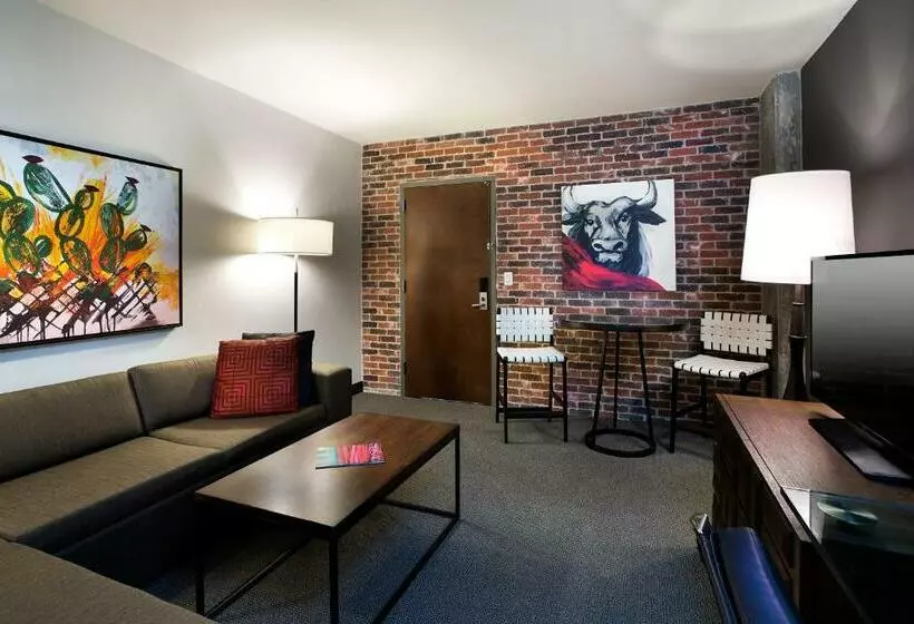 キングサイズベッドのスイートルーム, Contessa Suites On The Riverwalk