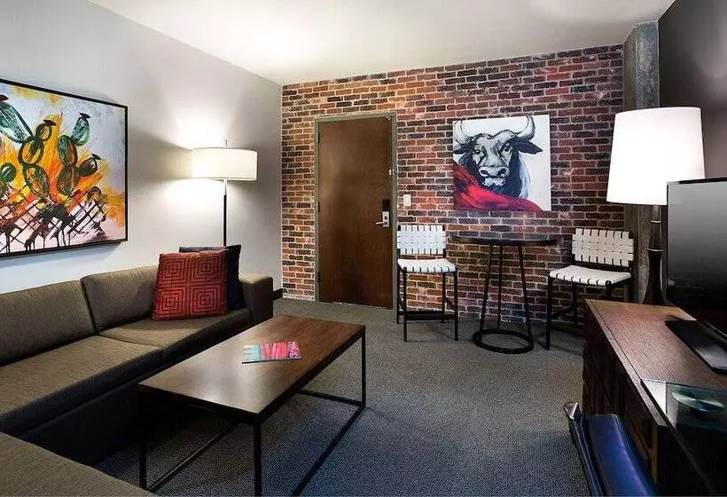 デラックススイート, Contessa Suites On The Riverwalk