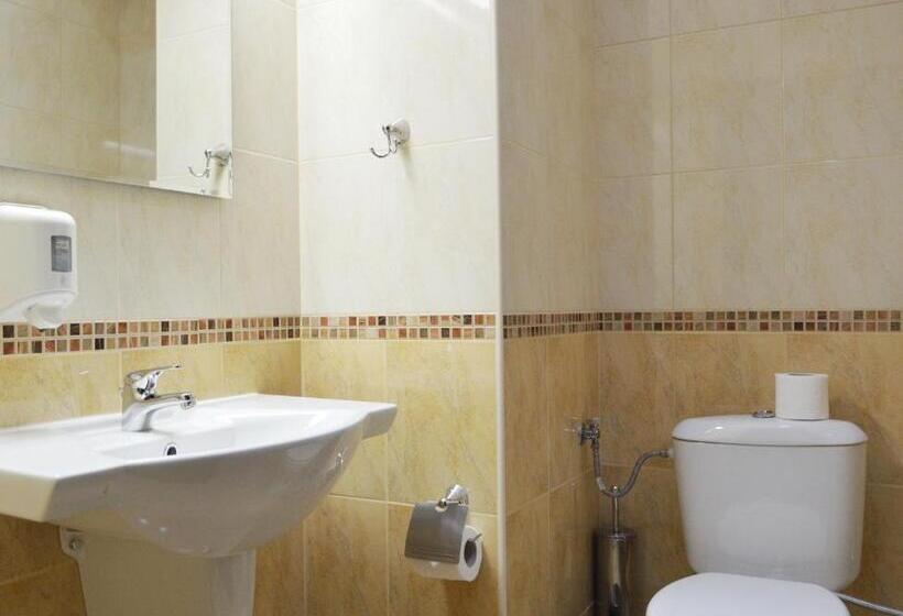 3-Bett-Standardzimmer, Dumanov