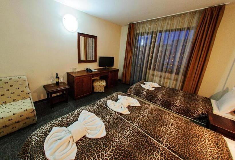 3-Bett-Standardzimmer, Dumanov