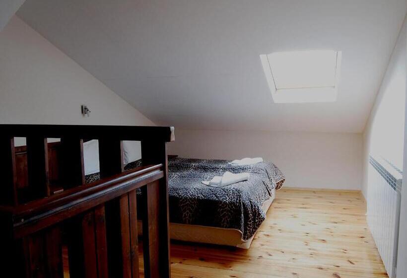 Familienzimmer, Dumanov