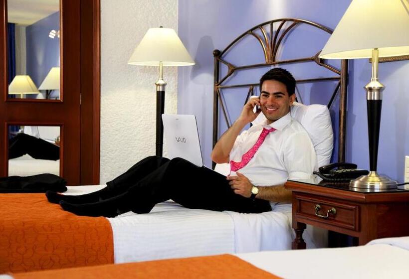 סוויטת ג'וניור, Emily